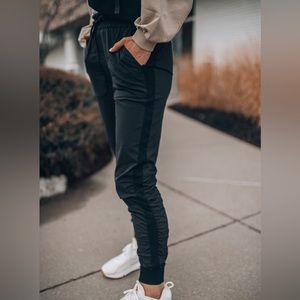 Lululemon Beyond the Studio jogger